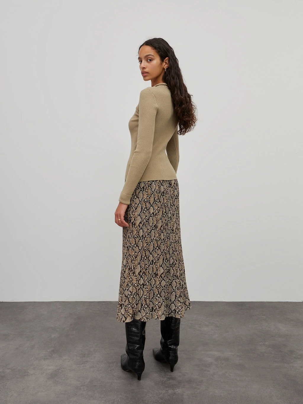 Pullover 'Alison' Khaki 3 Pullover 'Alison' Khaki – Bild 3