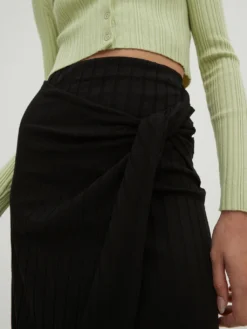 Rock 'Beke' Schwarz -Armani Exchage Geschaft 0a6904109bc6583604668e9408917e22