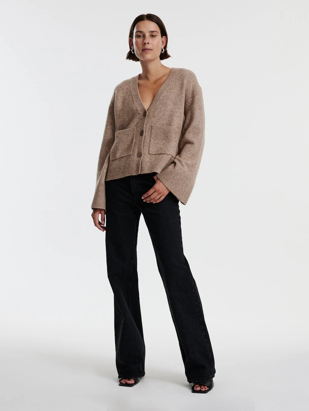 Strickjacke 'Carmi' Taupe 1 Strickjacke 'Carmi' Taupe