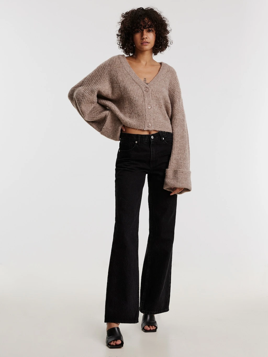 Strickjacke 'Violetta' Taupe 1 Strickjacke 'Violetta' Taupe