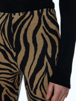 Hose 'Zelinda' Schwarz / Weiß 7 Hose 'Zelinda' Schwarz / Weiß -Armani Exchage Geschaft 30ce443386a1a58970242138e6a89edc