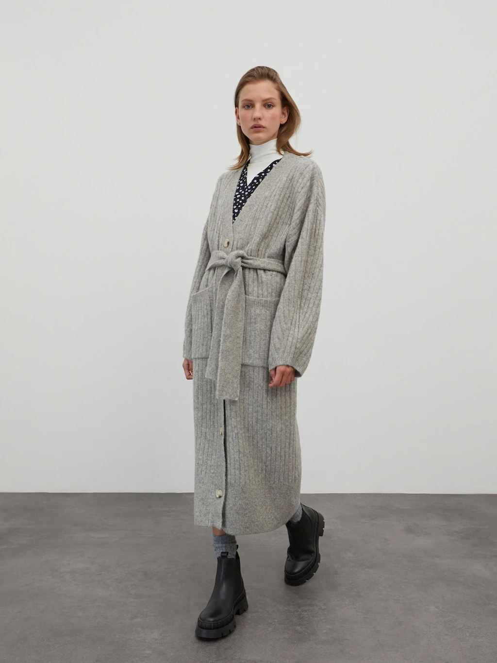 Strickjacke 'Yule' Grau 2 Strickjacke 'Yule' Grau – Bild 2