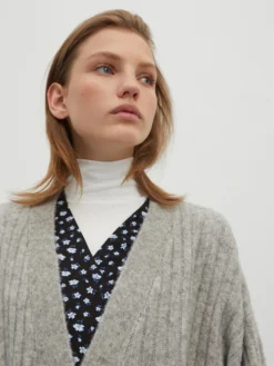 Strickjacke 'Yule' Grau 8 Strickjacke 'Yule' Grau -Armani Exchage Geschaft 5031a7786846989556c68e17c0f06844