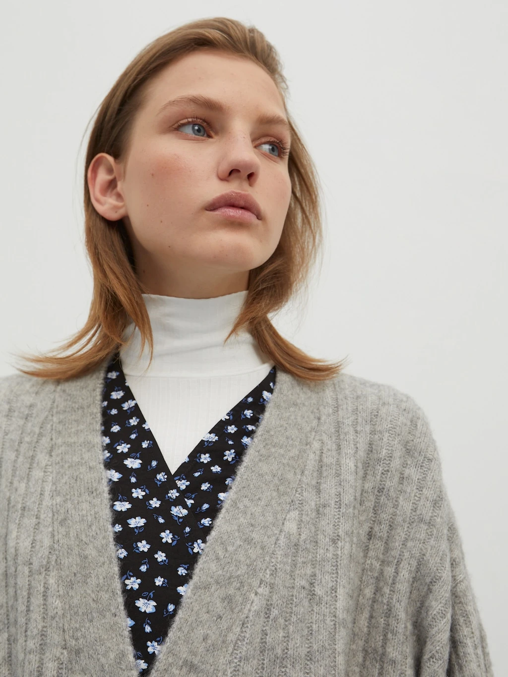 Strickjacke 'Yule' Grau 4 Strickjacke 'Yule' Grau – Bild 4