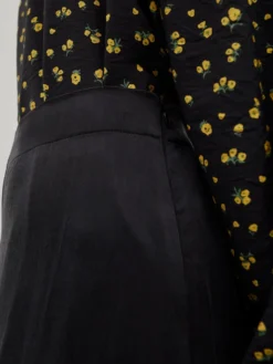 Rock 'Mercy' Schwarz 7 Rock 'Mercy' Schwarz -Armani Exchage Geschaft 57d2e6c935331c508f9d92d098408007