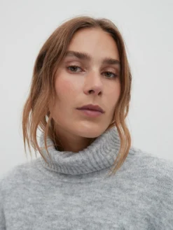 Pullover 'Winnie' Grau -Armani Exchage Geschaft 613a7e37fc34d746332a04f356c2e6d8