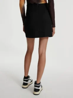 Rock 'Free' Schwarz 6 Rock 'Free' Schwarz -Armani Exchage Geschaft 787316a94055e3791f7e6905b167f72e