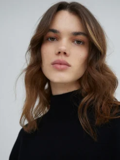 Pullover 'Alexandra' (GRS) Schwarz 10 Pullover 'Alexandra' (GRS) Schwarz -Armani Exchage Geschaft 9ae59e2bba7c00316193b2ba5e28e7a3