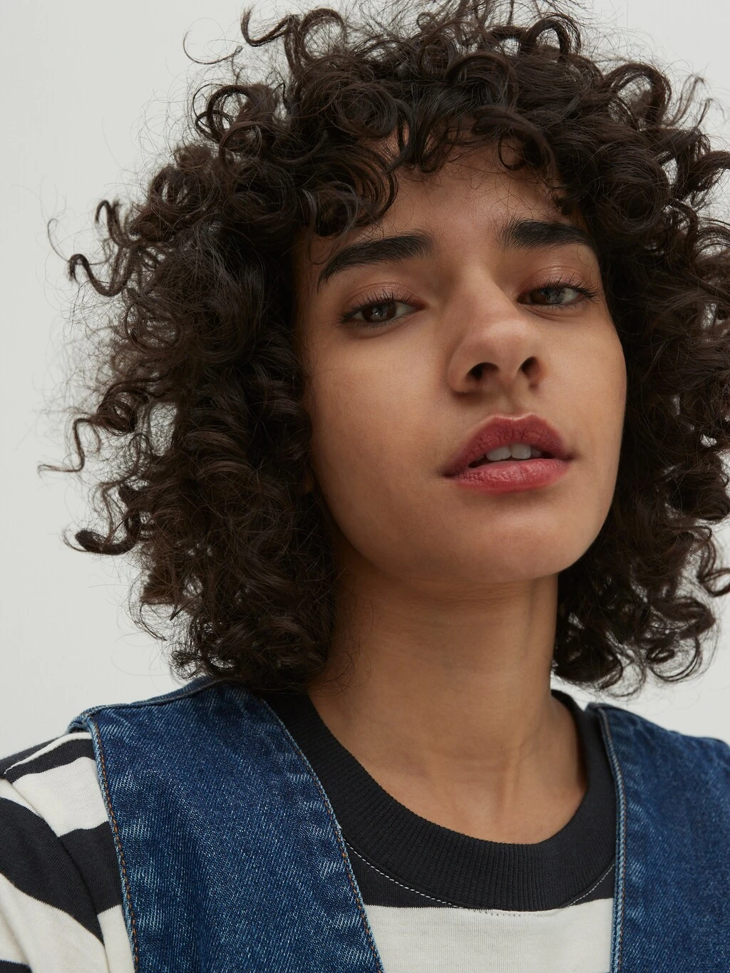 Shirt 'Nola' Schwarz / Weiß 5 Shirt 'Nola' Schwarz / Weiß – Bild 5