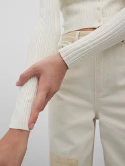 Strickjacke 'Irene' Hellbeige 9 Strickjacke 'Irene' Hellbeige -Armani Exchage Geschaft cf5db514311aec133d5e70321a5975d9