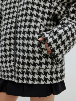 Jacke 'Brynn' - (GRS) Schwarz / Weiß 11 Jacke 'Brynn' - (GRS) Schwarz / Weiß -Armani Exchage Geschaft d2eefe13c837c22b01357de0bacdcd48