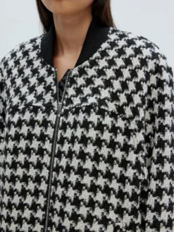 Jacke 'Brynn' - (GRS) Schwarz / Weiß 10 Jacke 'Brynn' - (GRS) Schwarz / Weiß -Armani Exchage Geschaft f78b3e9d52e56cd34fb45c21b4364a31